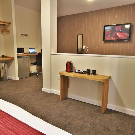 Central Hotel Gloucester By Roomsbooked Bagian luar foto